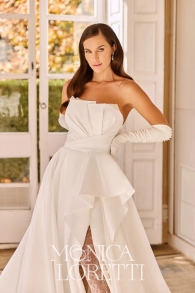 Monica Loretti 8368 close.jpg